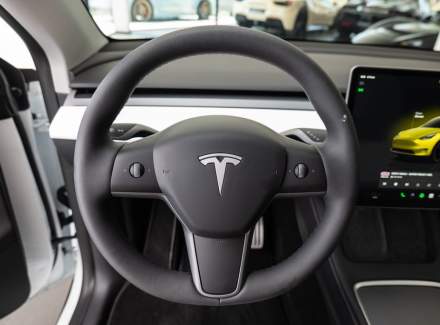 Tesla - Model Y