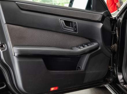 Mercedes-Benz - E-class