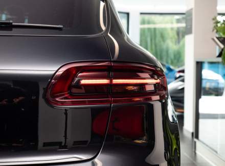 Porsche - Macan