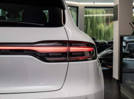 Porsche - Macan