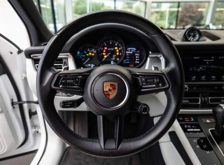 Porsche - Macan