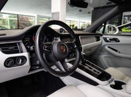 Porsche - Macan