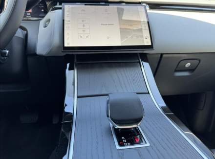 Land Rover - Range Rover Velar