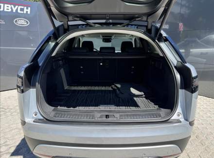 Land Rover - Range Rover Velar