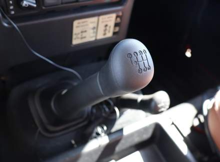 Land Rover - Defender