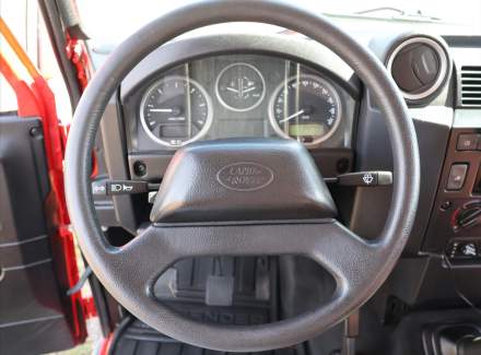 Land Rover - Defender