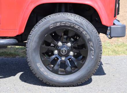 Land Rover - Defender