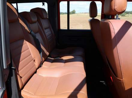 Land Rover - Defender