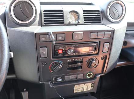 Land Rover - Defender