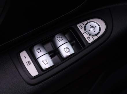 Mercedes-Benz - Vito