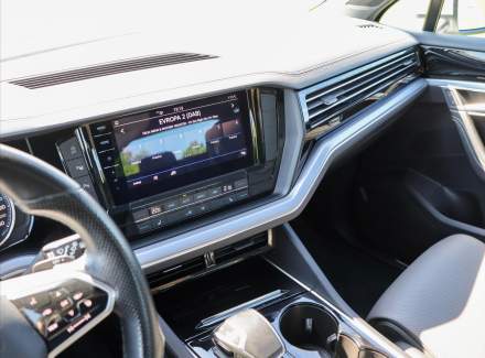 Volkswagen - Touareg