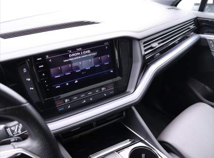 Volkswagen - Touareg