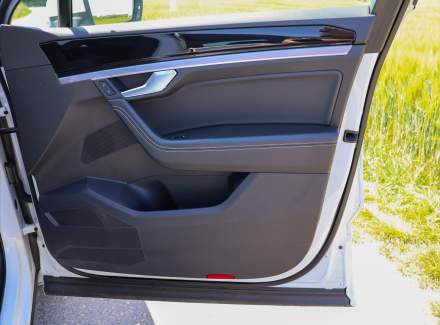 Volkswagen - Touareg