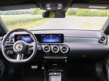 Mercedes-Benz - CLA