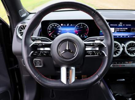 Mercedes-Benz - GLB