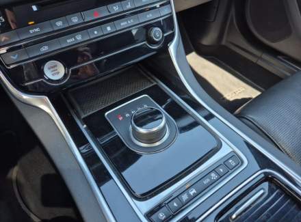 Jaguar - XF