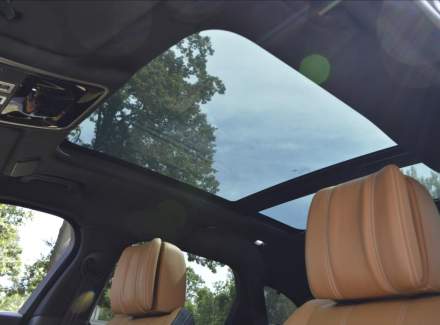 Land Rover - Range Rover Velar