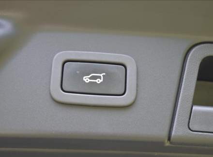 Land Rover - Range Rover Velar