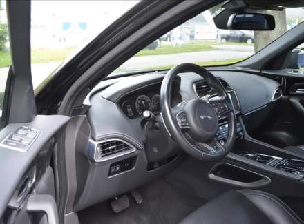 Jaguar - F-Pace