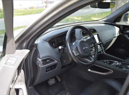 Jaguar - F-Pace