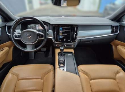 Volvo - V90