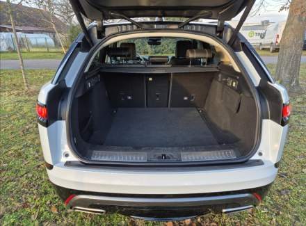 Land Rover - Range Rover Velar