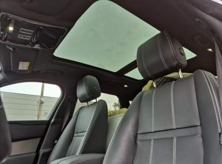 Land Rover - Range Rover Velar