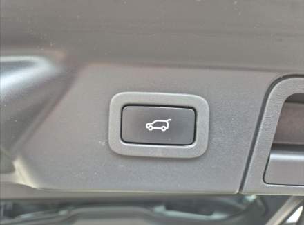 Land Rover - Range Rover Velar