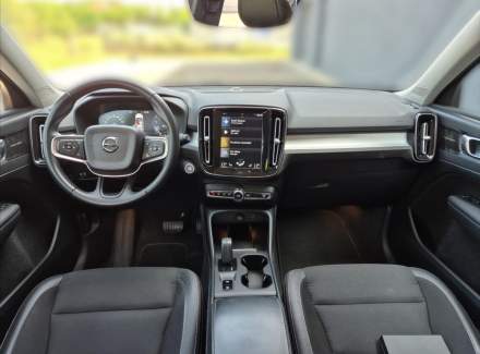 Volvo - XC40