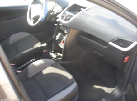 Peugeot - 207