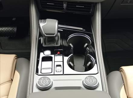 Volkswagen - Touareg