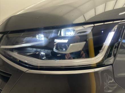 Volkswagen - Caravelle