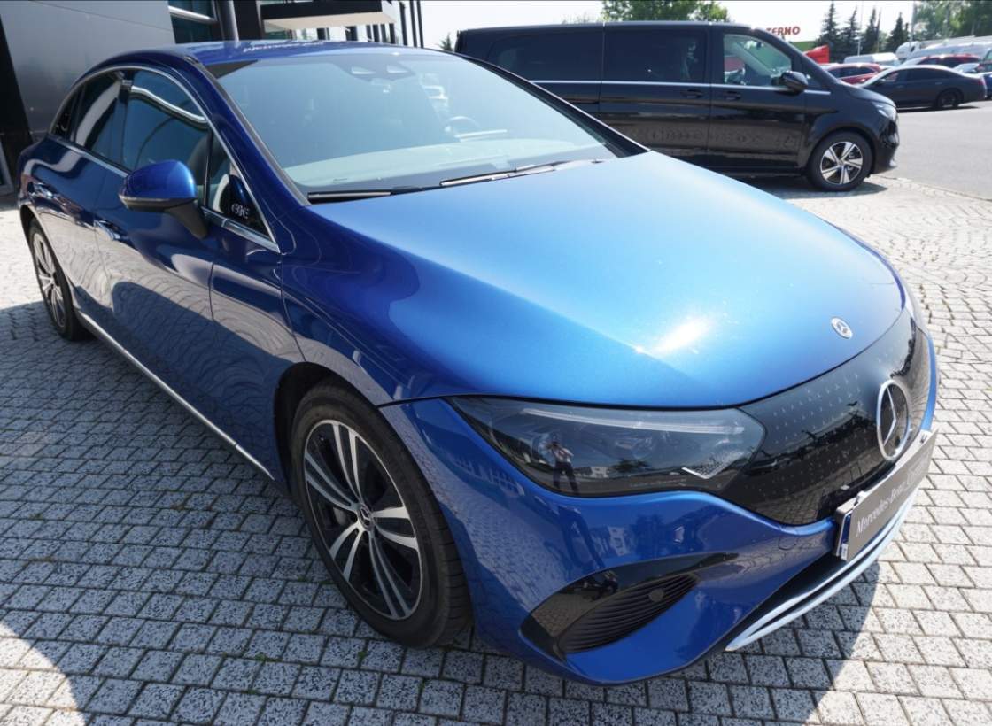 Mercedes-Benz - EQE