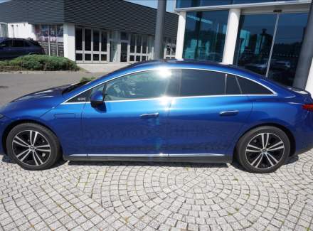 Mercedes-Benz - EQE