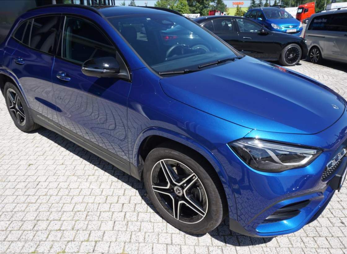Mercedes-Benz - GLA
