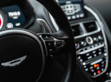 Aston Martin - DB11