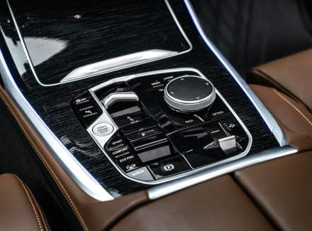 BMW - X7