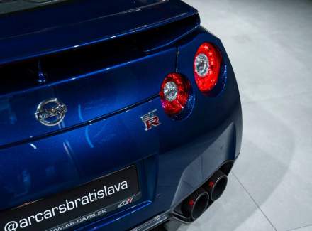 Nissan - GT-R