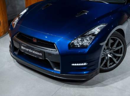 Nissan - GT-R