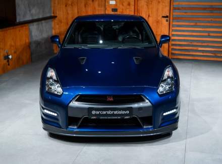 Nissan - GT-R
