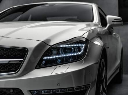 Mercedes-Benz - CLS