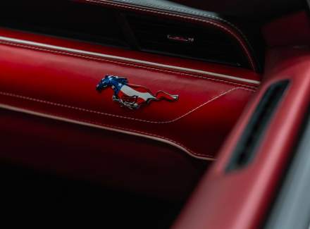 Ford - Mustang