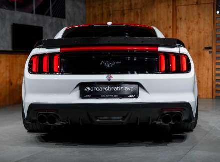 Ford - Mustang