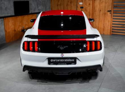 Ford - Mustang