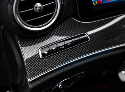 Mercedes-Benz - E-class