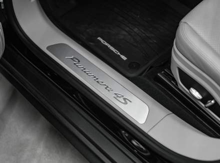 Porsche - Panamera