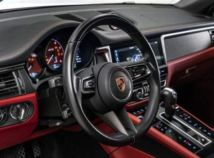 Porsche - Macan