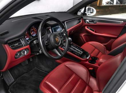Porsche - Macan