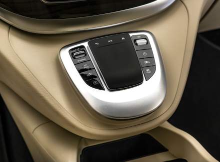 Mercedes-Benz - V-class