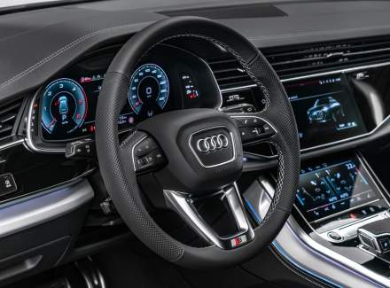 Audi - Q8